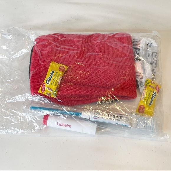 Travel Flight Toiletry Kit - Picture 4 of 6